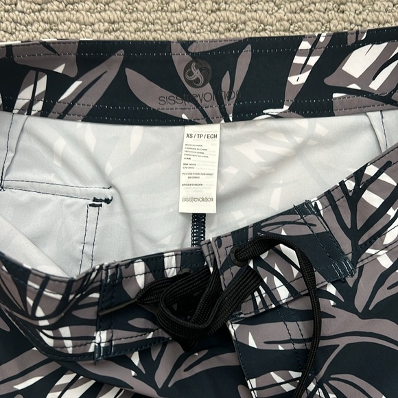 SISSTR NWT Board shorts - Picture 4 of 5